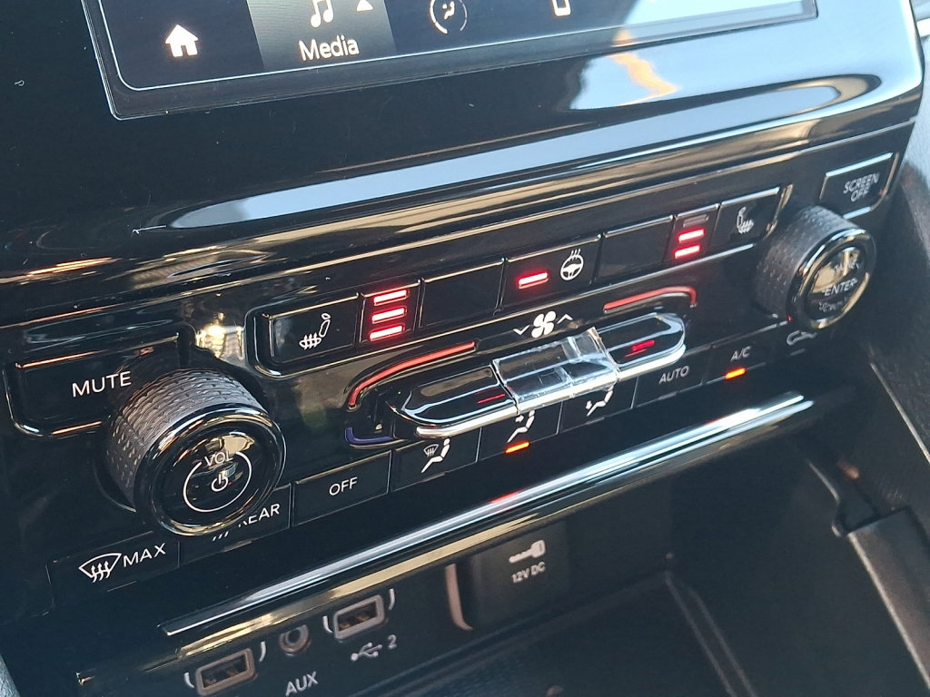 Used 2025 Jeep Grand Cherokee Altitude image 29