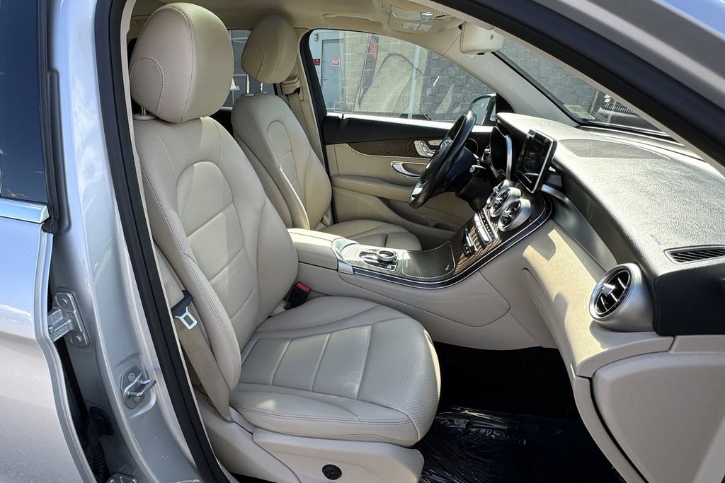 Used 2019 Mercedes-Benz GLC 300 4MATIC image 36
