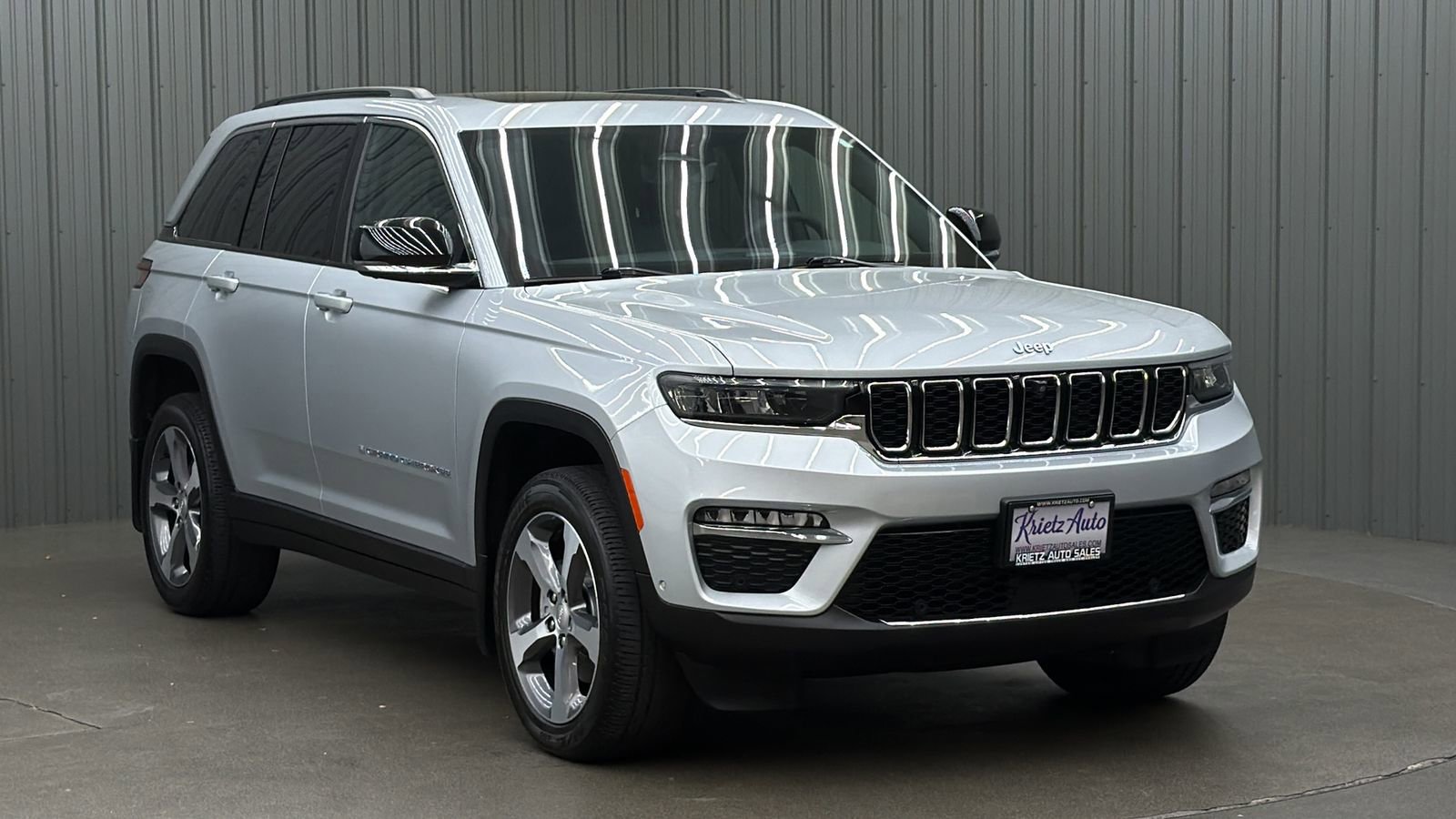 Used 2024 Jeep Grand Cherokee Limited 4xe w/ Luxury Tech Group II AWD/4WD image 7