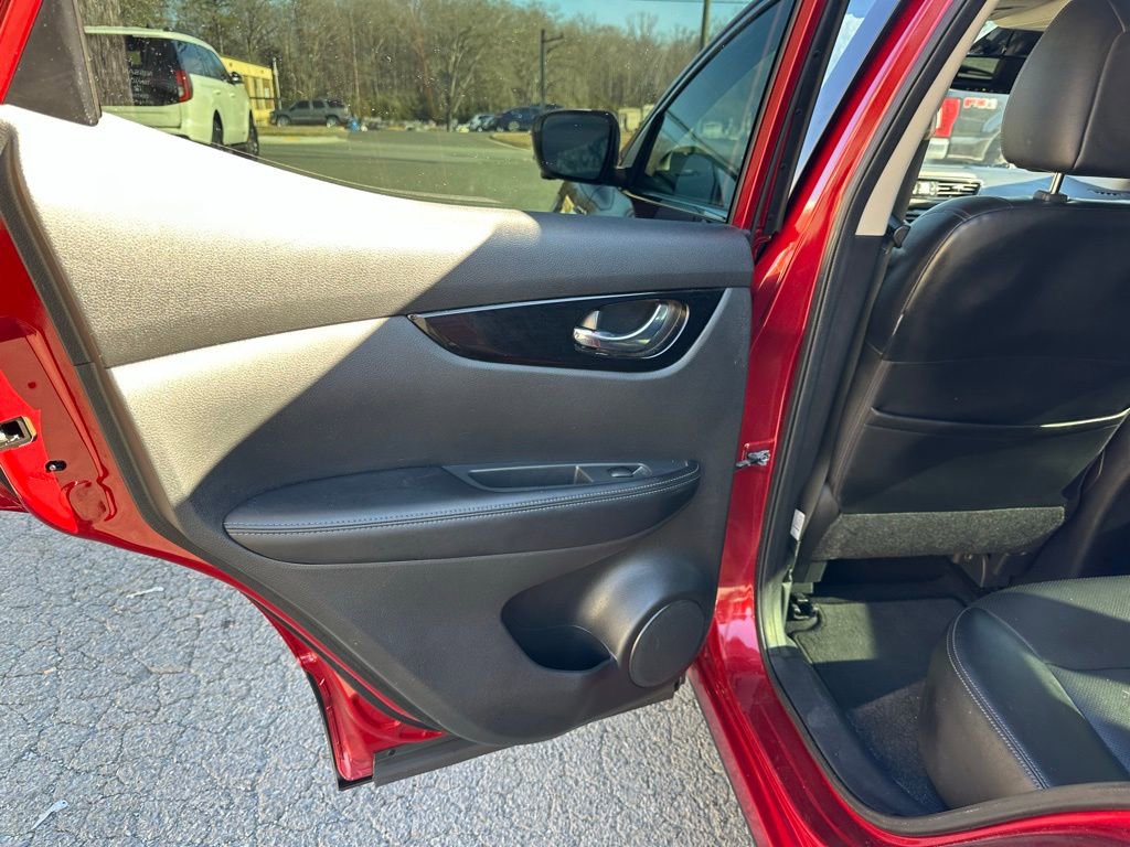 Used 2021 Nissan Rogue Sport SL w/ Premium Package image 21