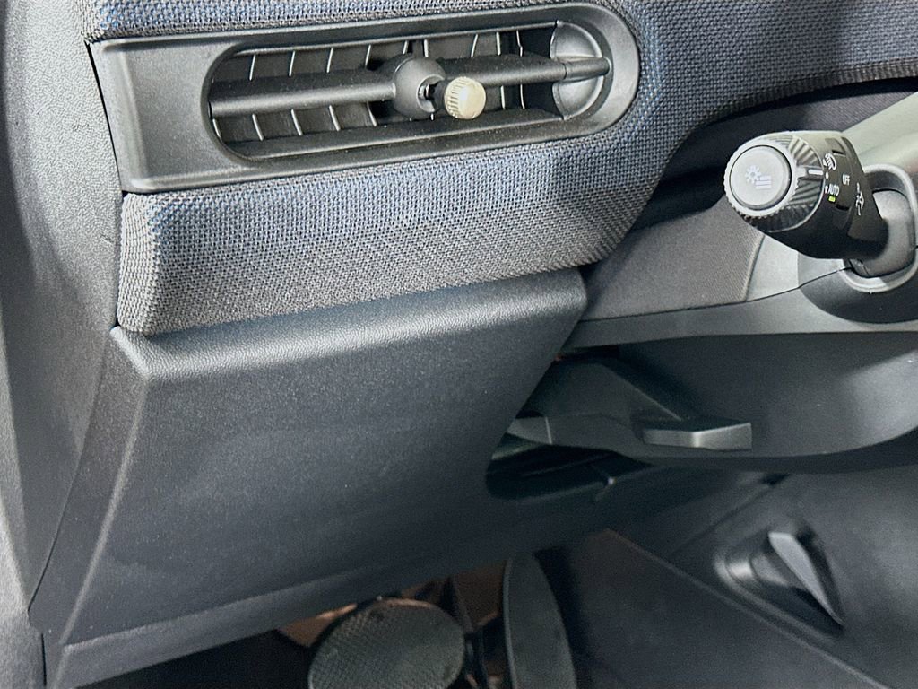 Certified 2025 MINI Cooper 2-Door Hardtop image 10