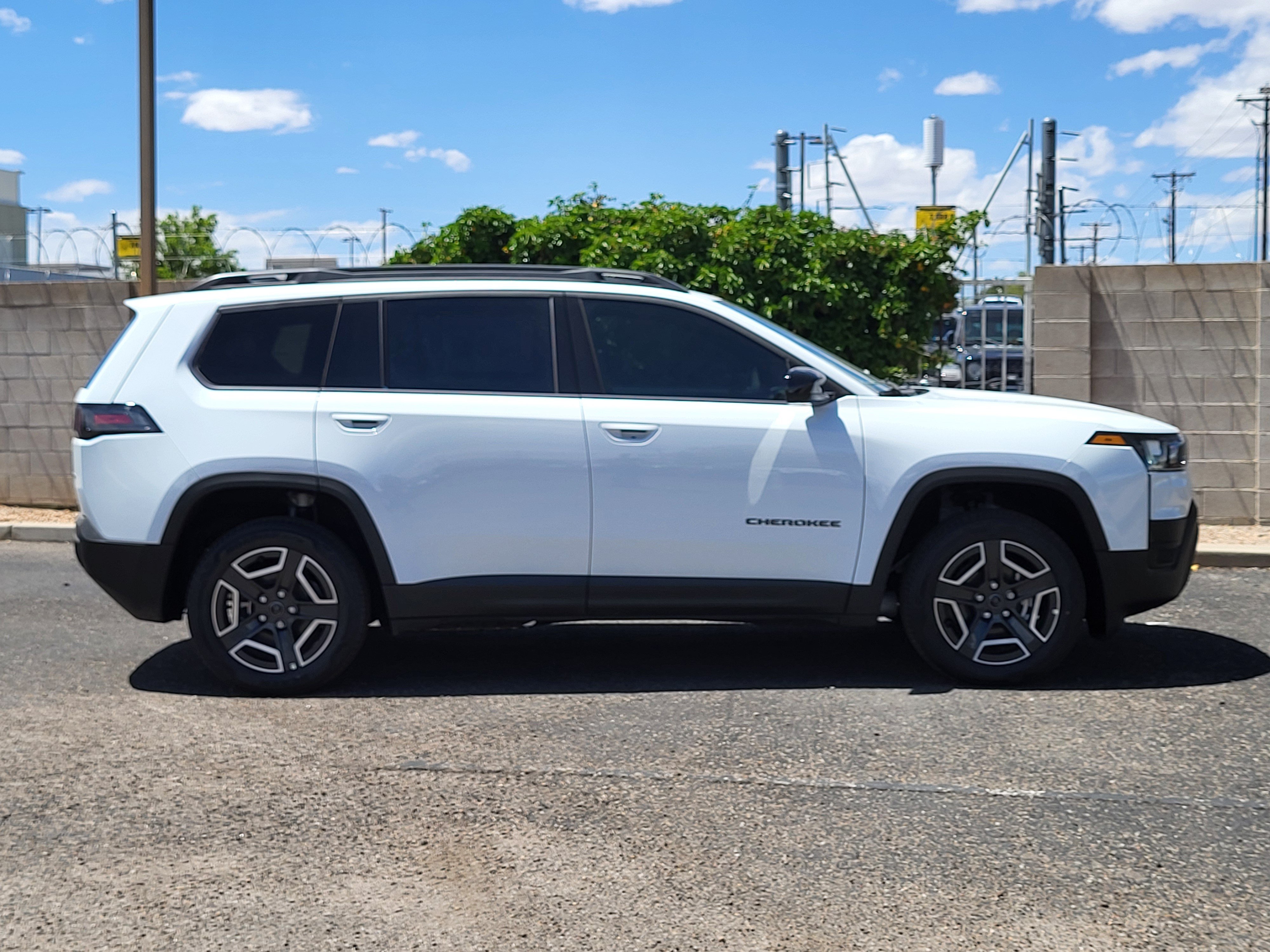 New 2026 Jeep Cherokee Laredo AWD/4WD image 8