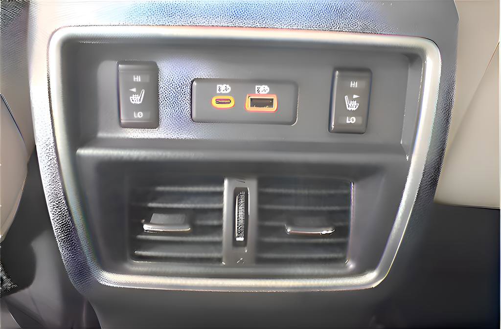 Used 2024 Nissan Murano SL image 10