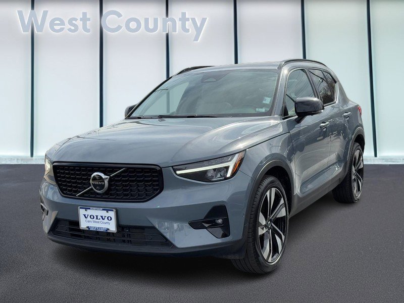 Certified 2023 Volvo XC40 B5 Plus w/ Driver Assist Package image 9