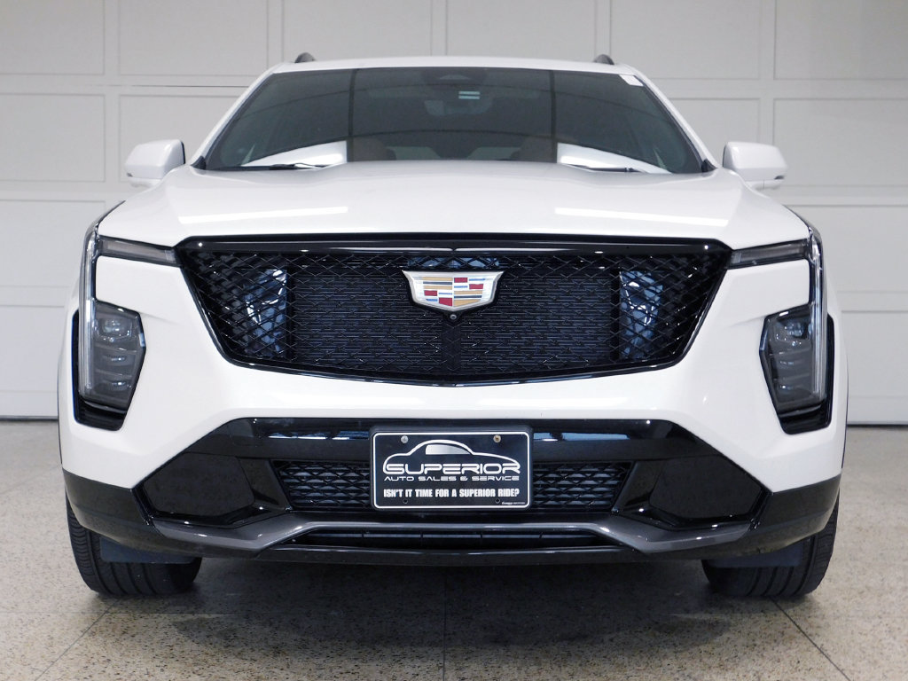 Used 2025 Cadillac XT4 Sport AWD/4WD image 5