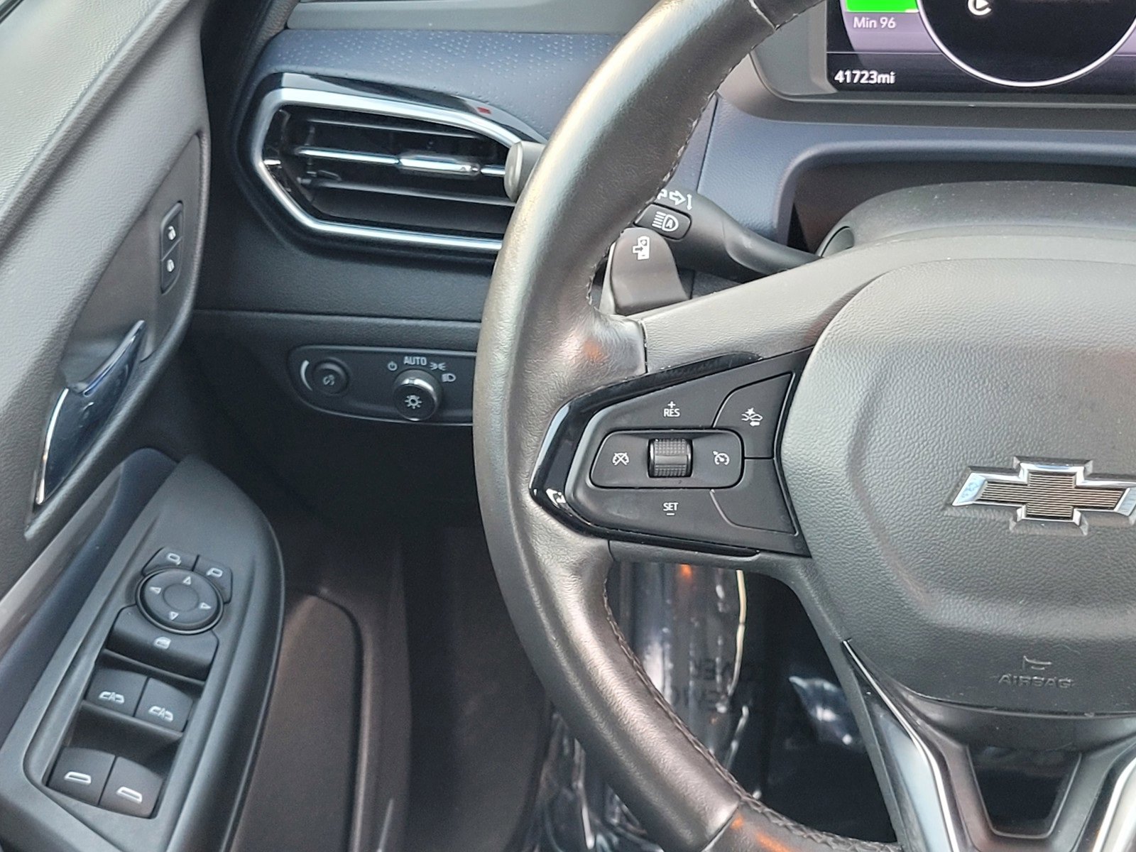 Used 2022 Chevrolet Bolt EUV Premier w/ Sun & Sound Package image 14