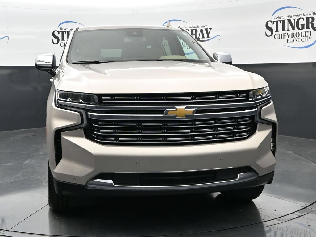 Used 2024 Chevrolet Suburban Premier RWD image 2