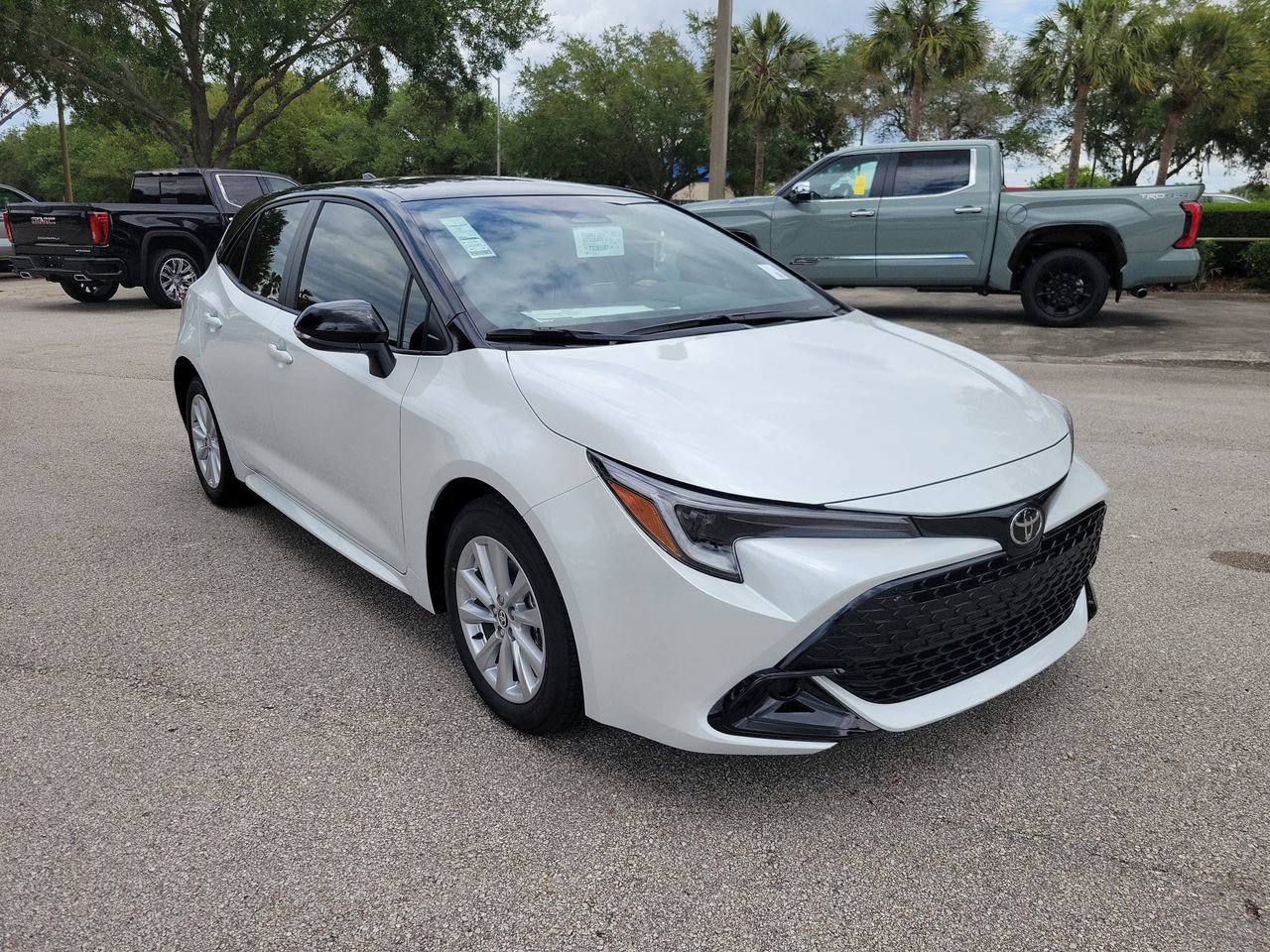 New 2026 Toyota Corolla SE FWD image 2