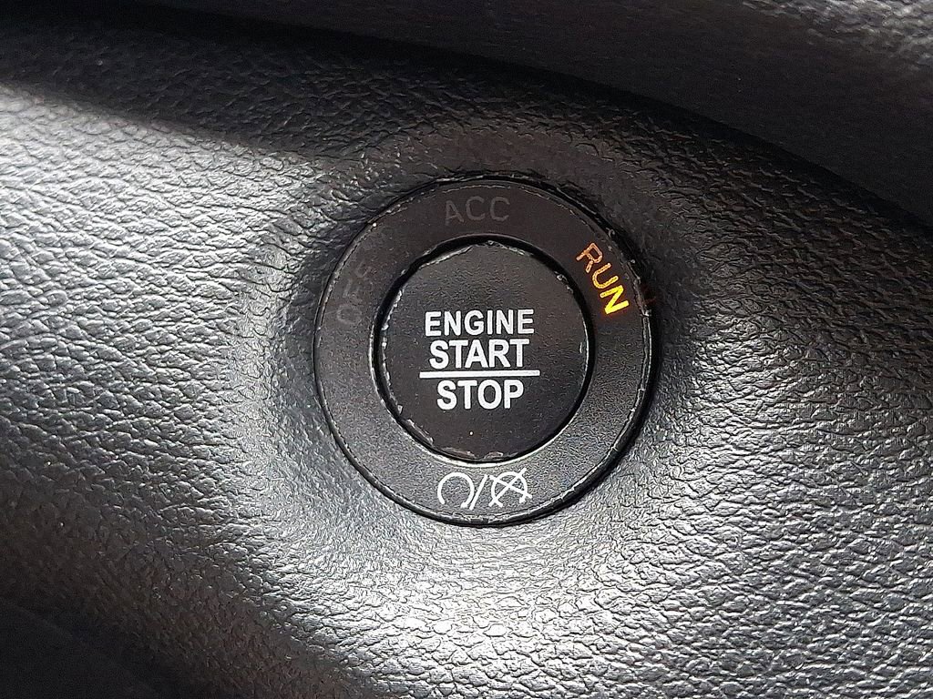 Used 2019 Jeep Cherokee Limited image 20