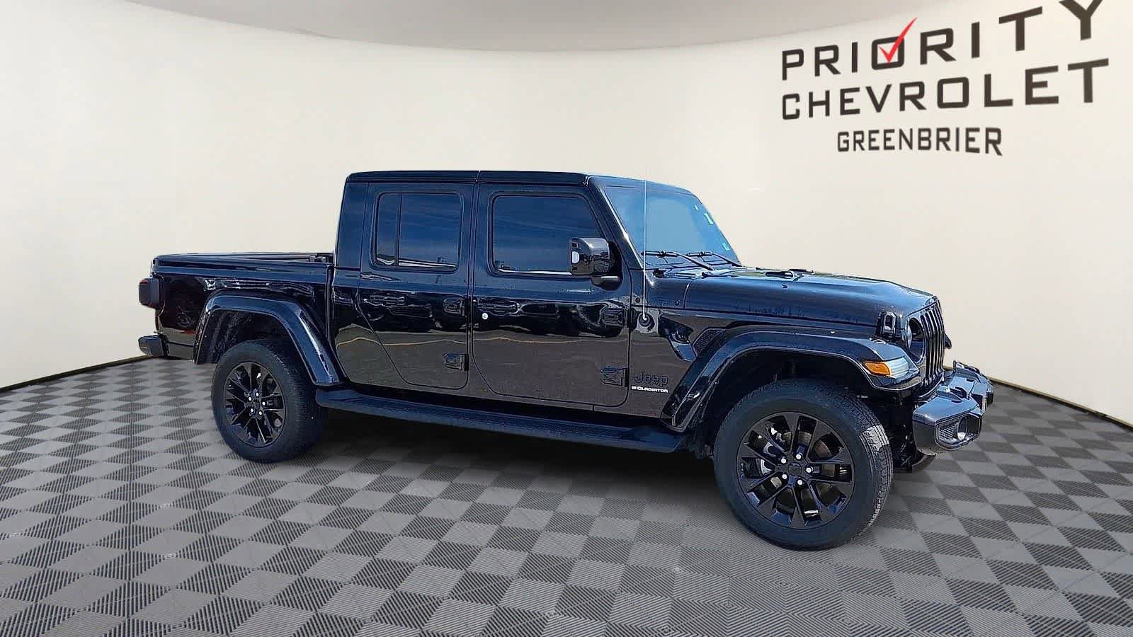 Used 2023 Jeep Gladiator Overland image 2