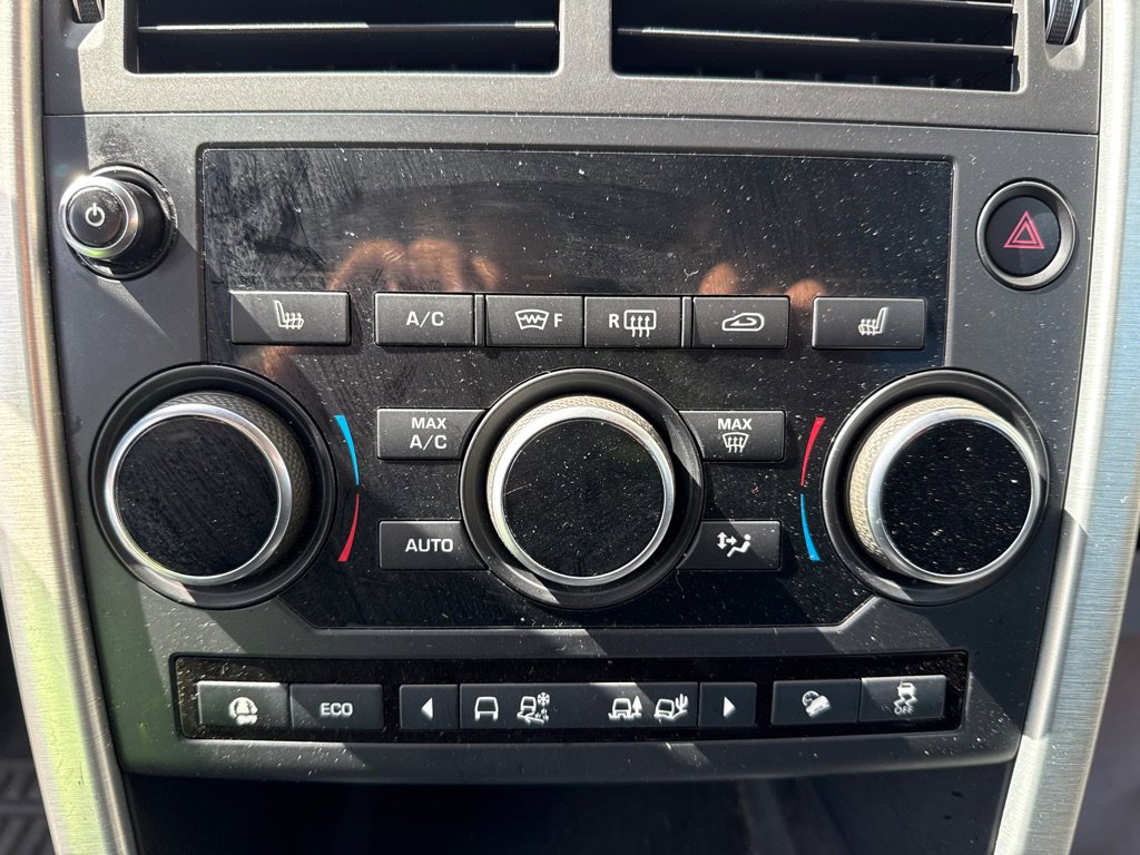 Used 2019 Land Rover Discovery Sport SE image 9