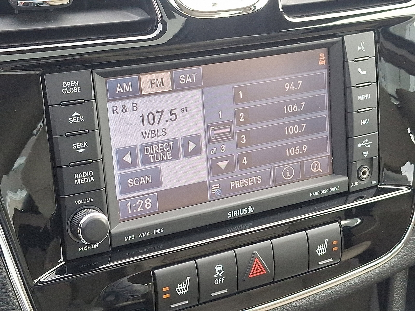 Used 2013 Chrysler 200 Limited w/ Sun/Sound Group image 18