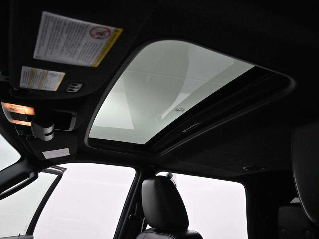 Used 2017 Ford Expedition Limited w/ Equipment Group 301A image 14