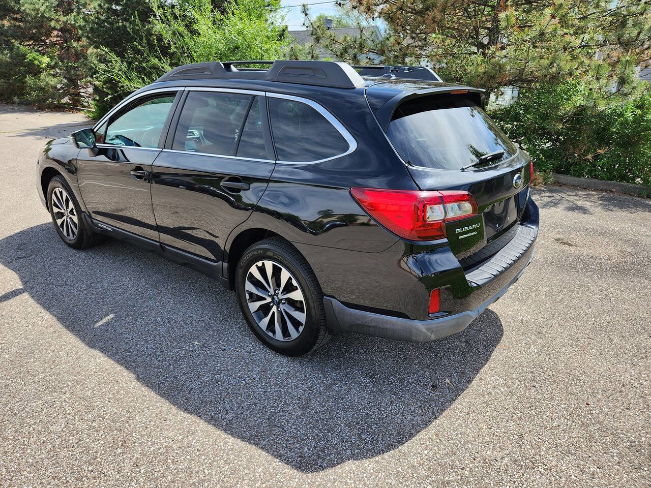 Used 2015 Subaru Outback 2.5i Limited AWD/4WD image 7