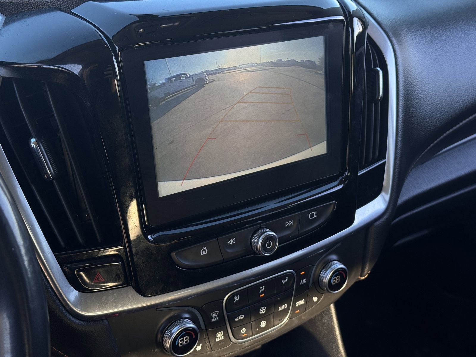 Used 2019 Chevrolet Traverse LT image 22