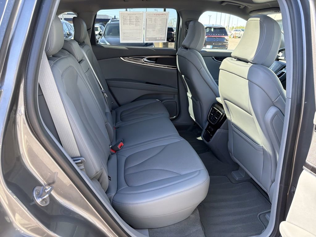 Used 2022 Lincoln Nautilus Reserve w/ Cargo Utility Package AWD/4WD image 17