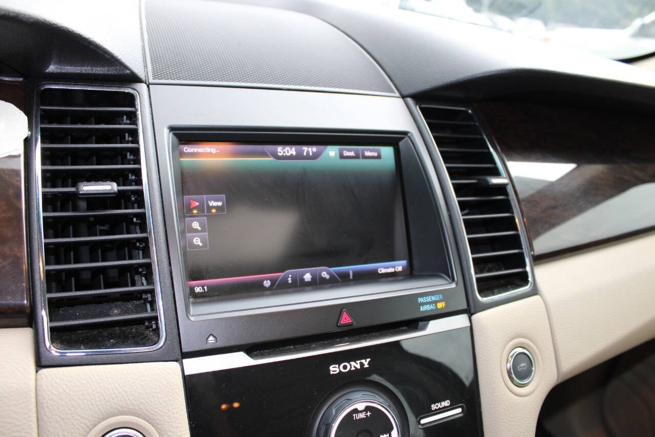 Used 2013 Ford Taurus Limited FWD image 15