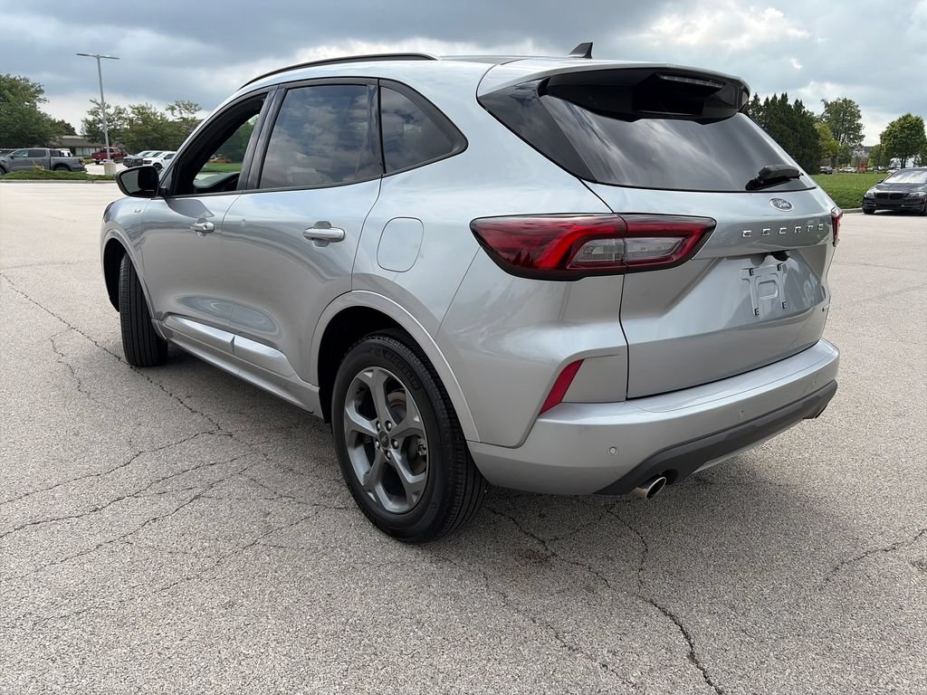 Used 2024 Ford Escape ST-Line w/ Tech Pack #1 AWD/4WD image 5
