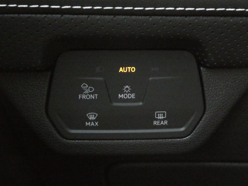 New 2025 Volkswagen Atlas SE image 14