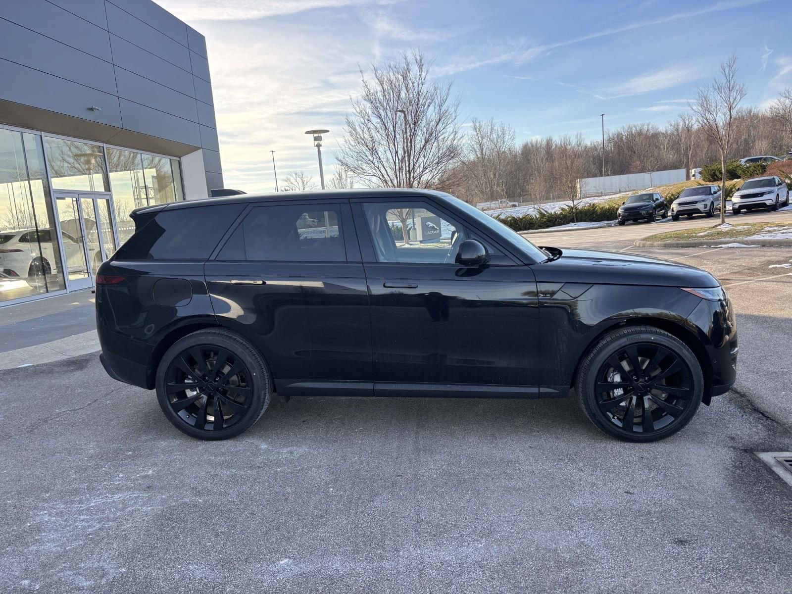 New 2026 Land Rover Range Rover Sport SE image 4