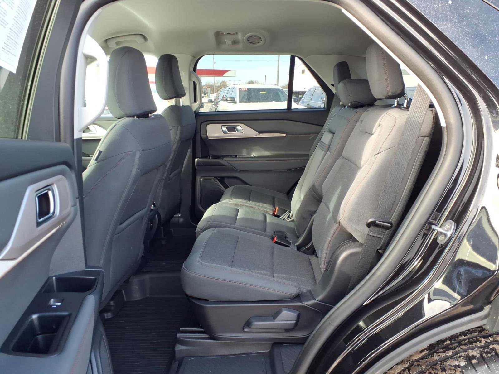 Used 2025 Ford Explorer Active image 11