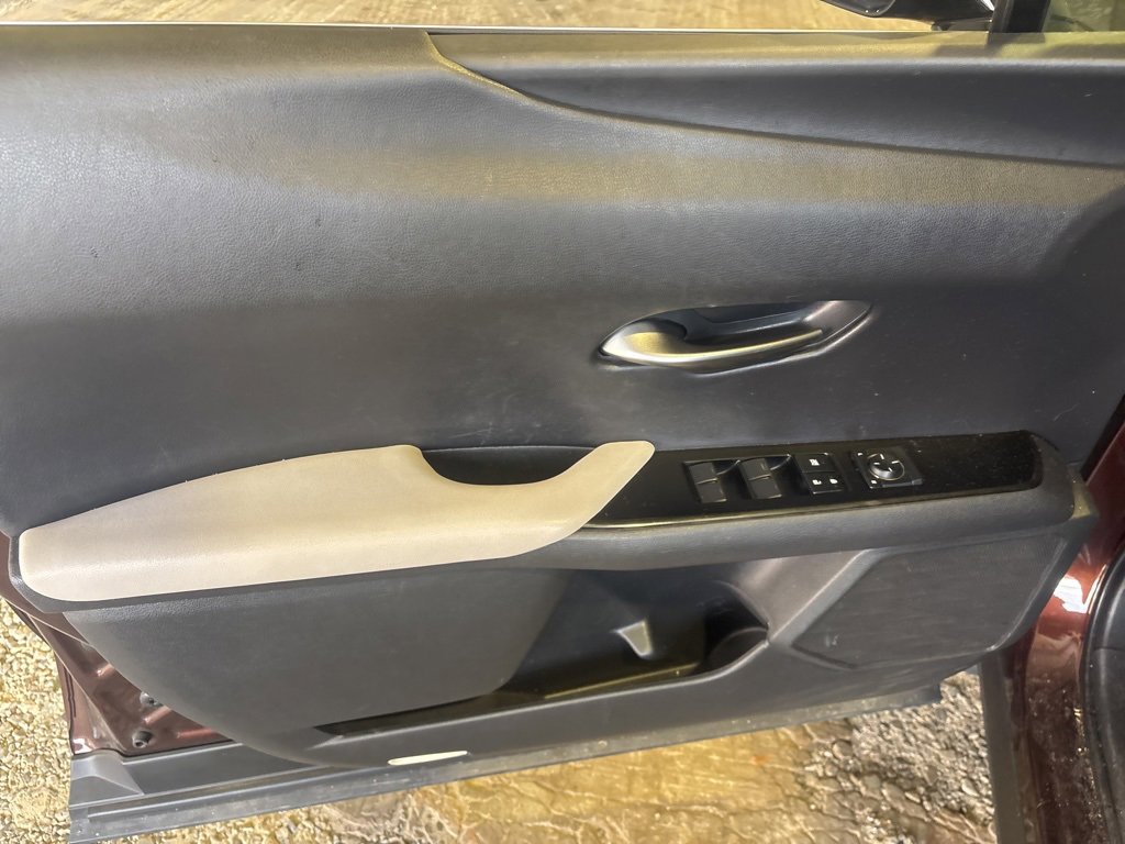 Used 2020 Lexus UX 250h w/ Premium Package image 11