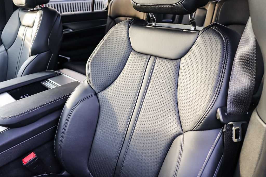 New 2026 Jeep Grand Wagoneer Limited AWD/4WD image 30