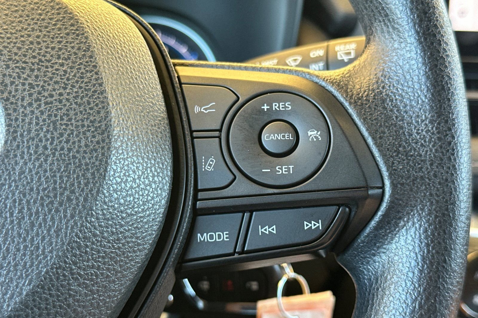Certified 2023 Toyota RAV4 LE AWD/4WD image 28