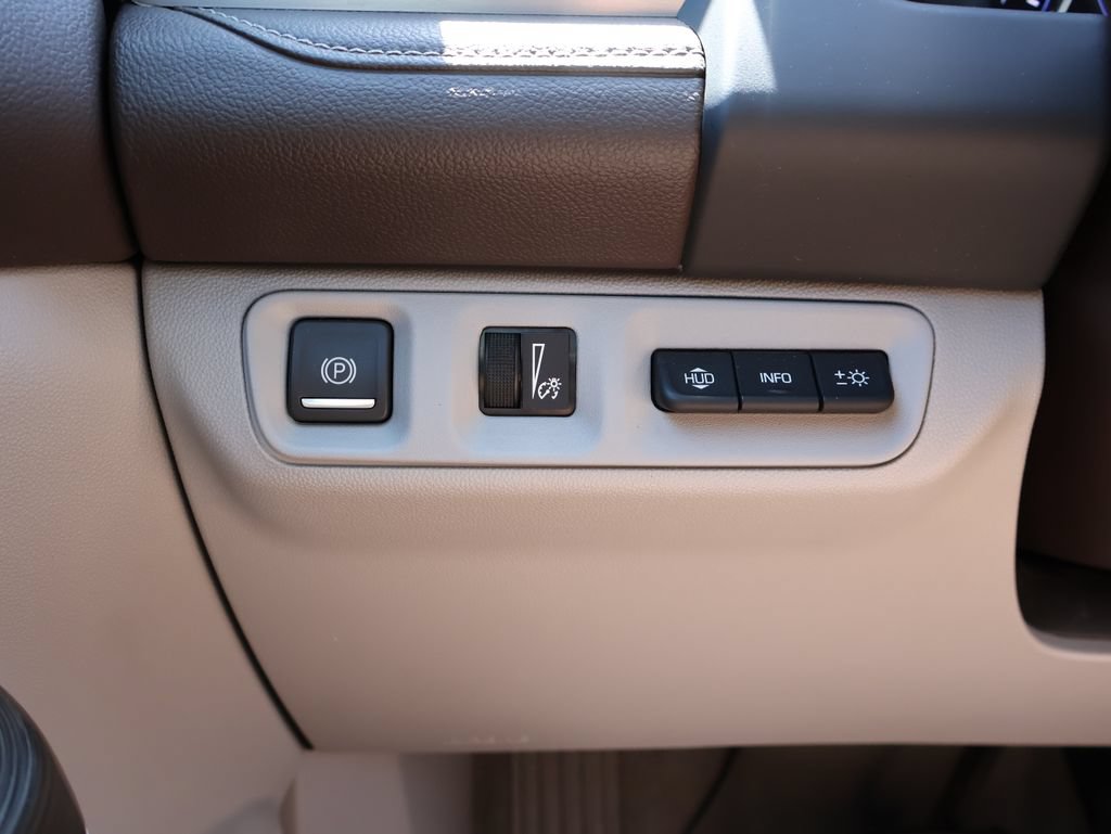 Used 2020 GMC Acadia SLT w/ Driver Alert Package II FWD image 31