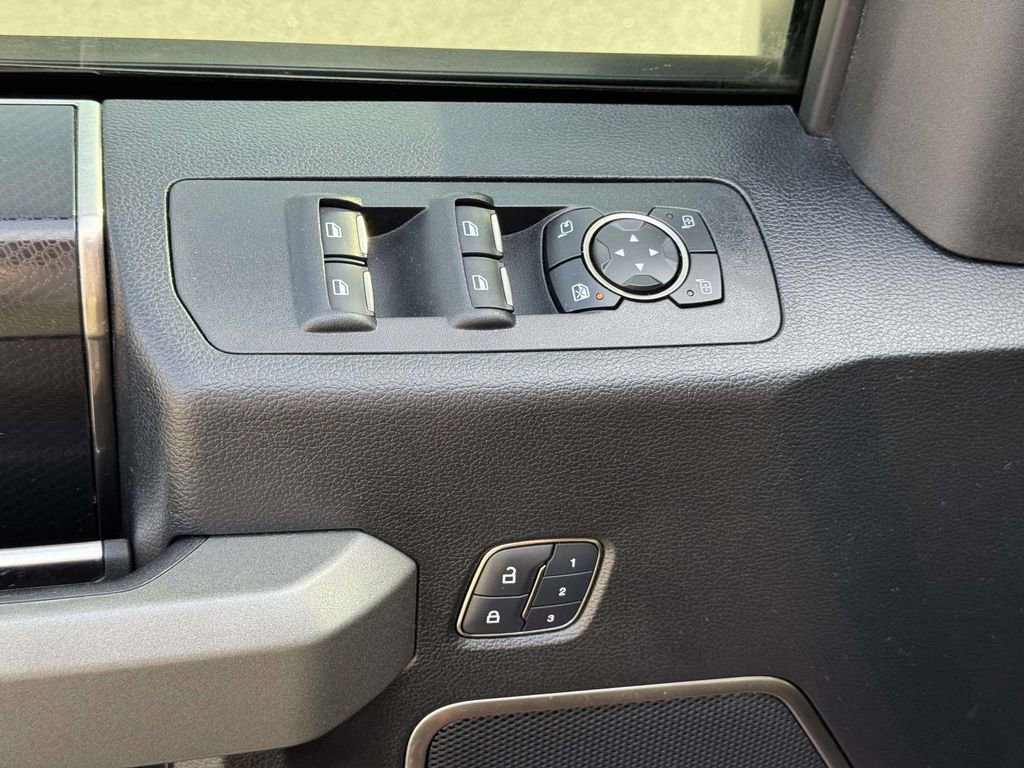 Used 2017 Ford F150 Raptor w/ Equipment Group 802A Luxury image 18