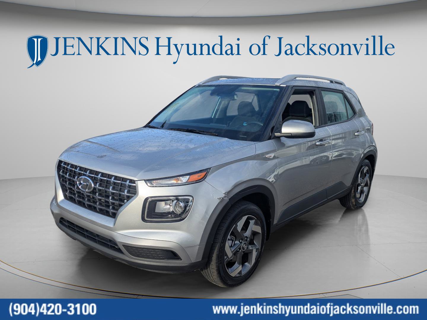 Certified 2024 Hyundai Venue SEL image 8