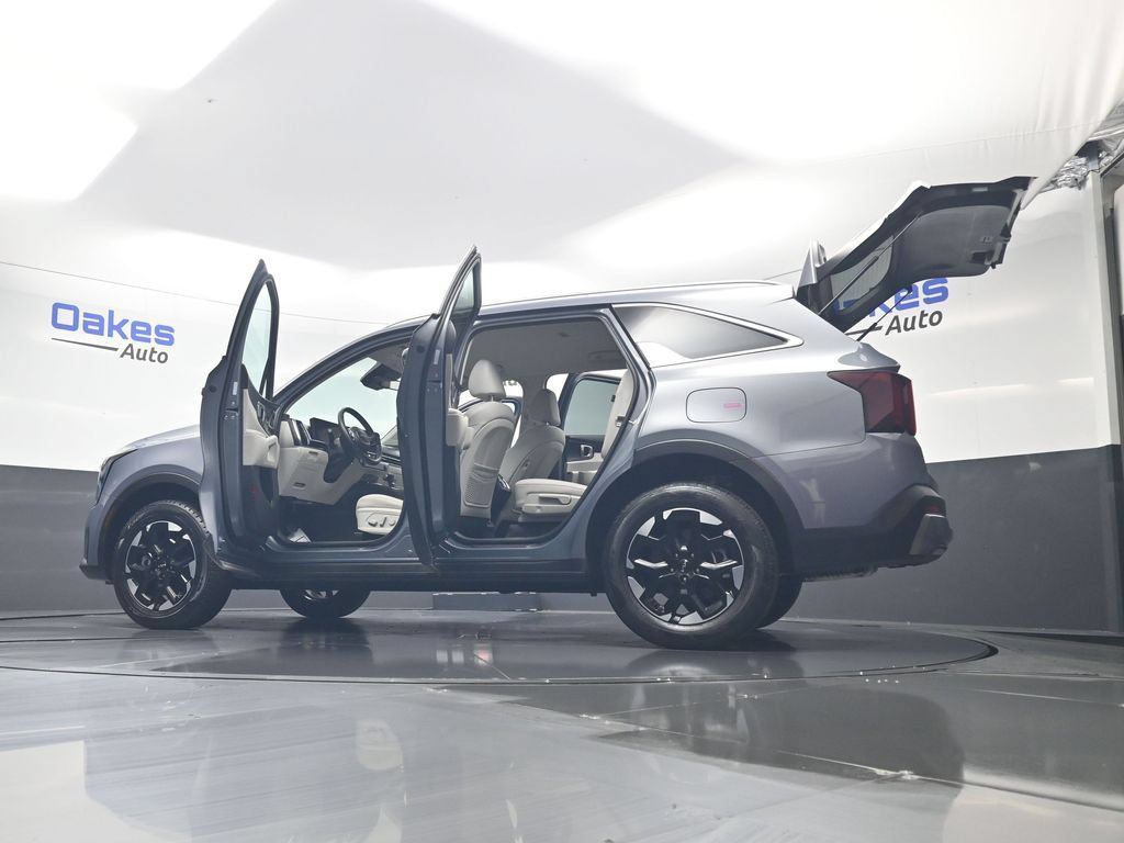 Certified 2025 Kia Sorento S AWD/4WD image 62
