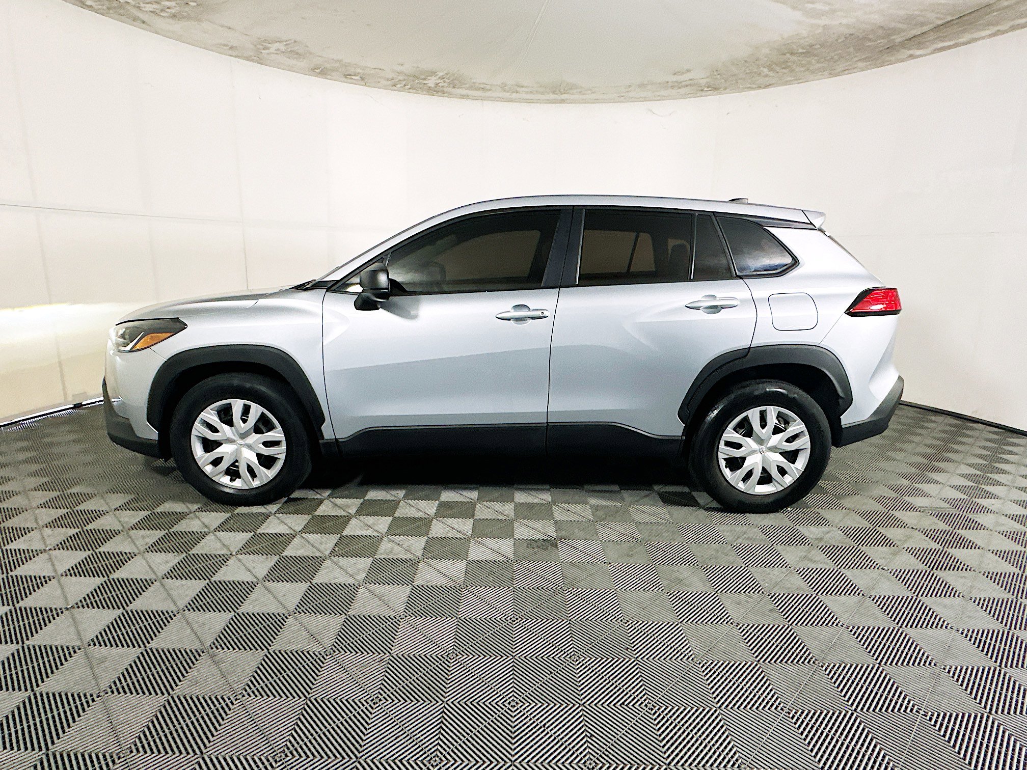 Used 2022 Toyota Corolla Cross L FWD image 6