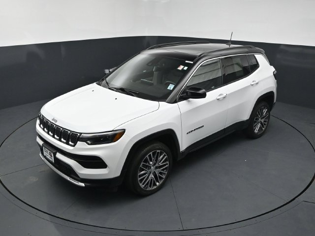 Used 2024 Jeep Compass Limited w/ Elite Group AWD/4WD image 14