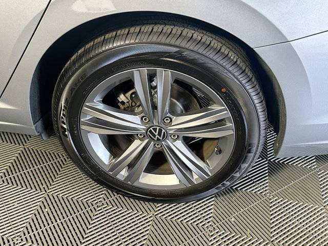 Used 2024 Volkswagen Jetta SE image 30