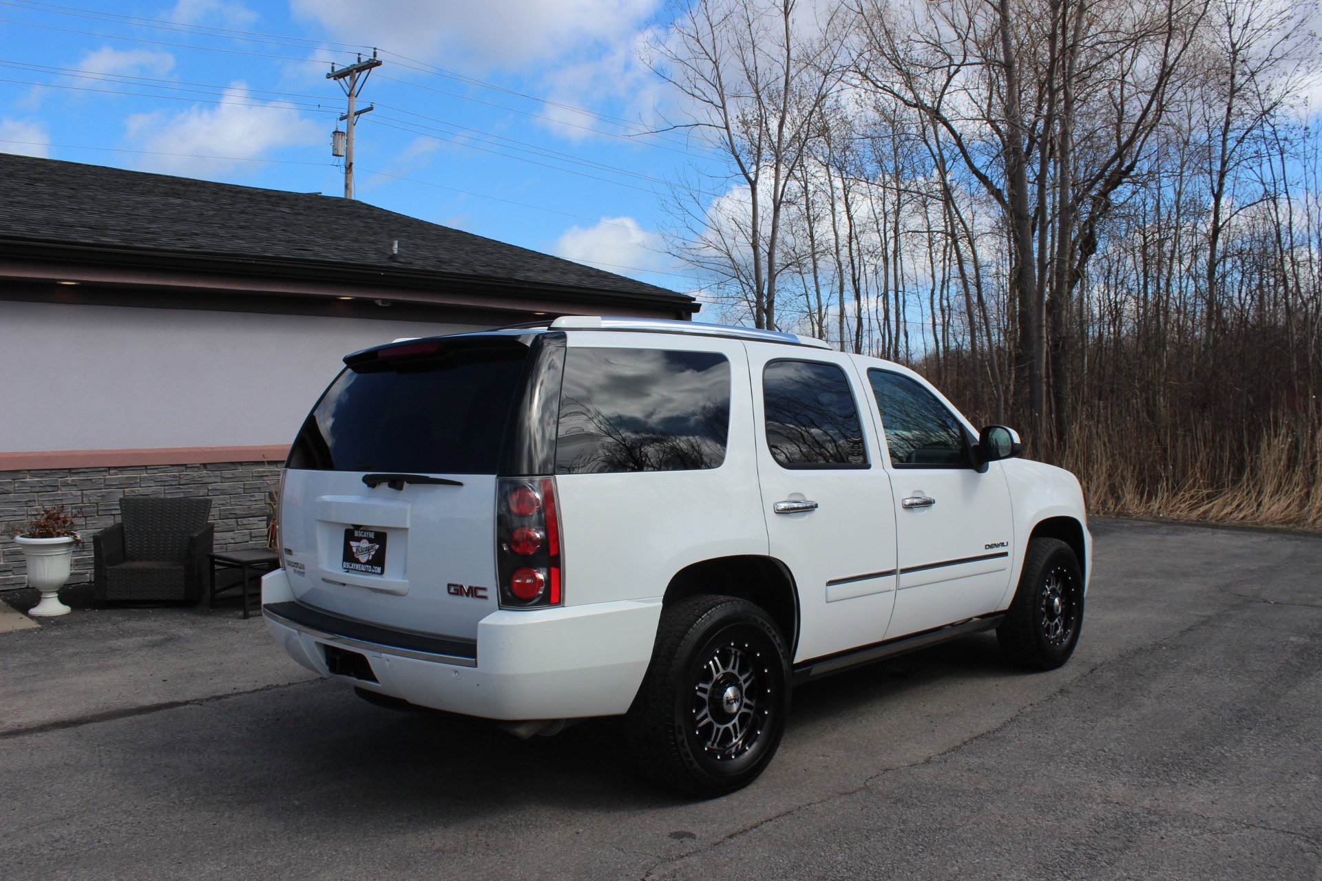 Used 2011 GMC Yukon Denali image 4