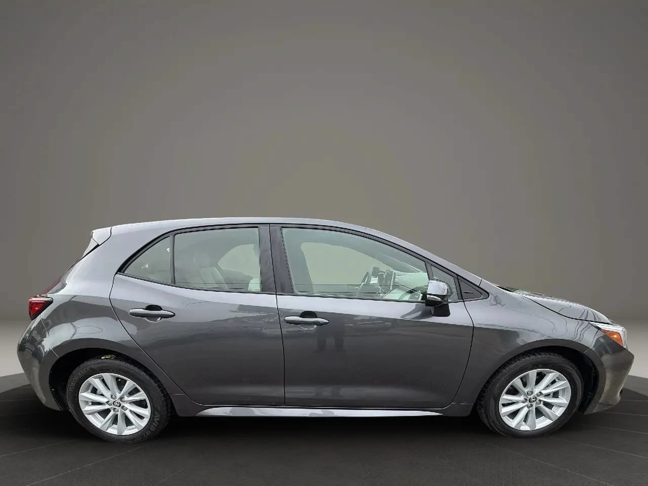 Used 2023 Toyota Corolla SE FWD image 4