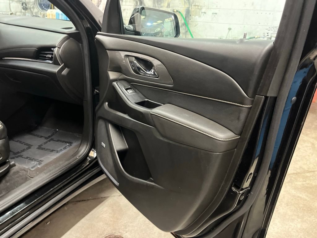 Used 2023 Chevrolet Traverse Premier w/ Redline Edition FWD image 41