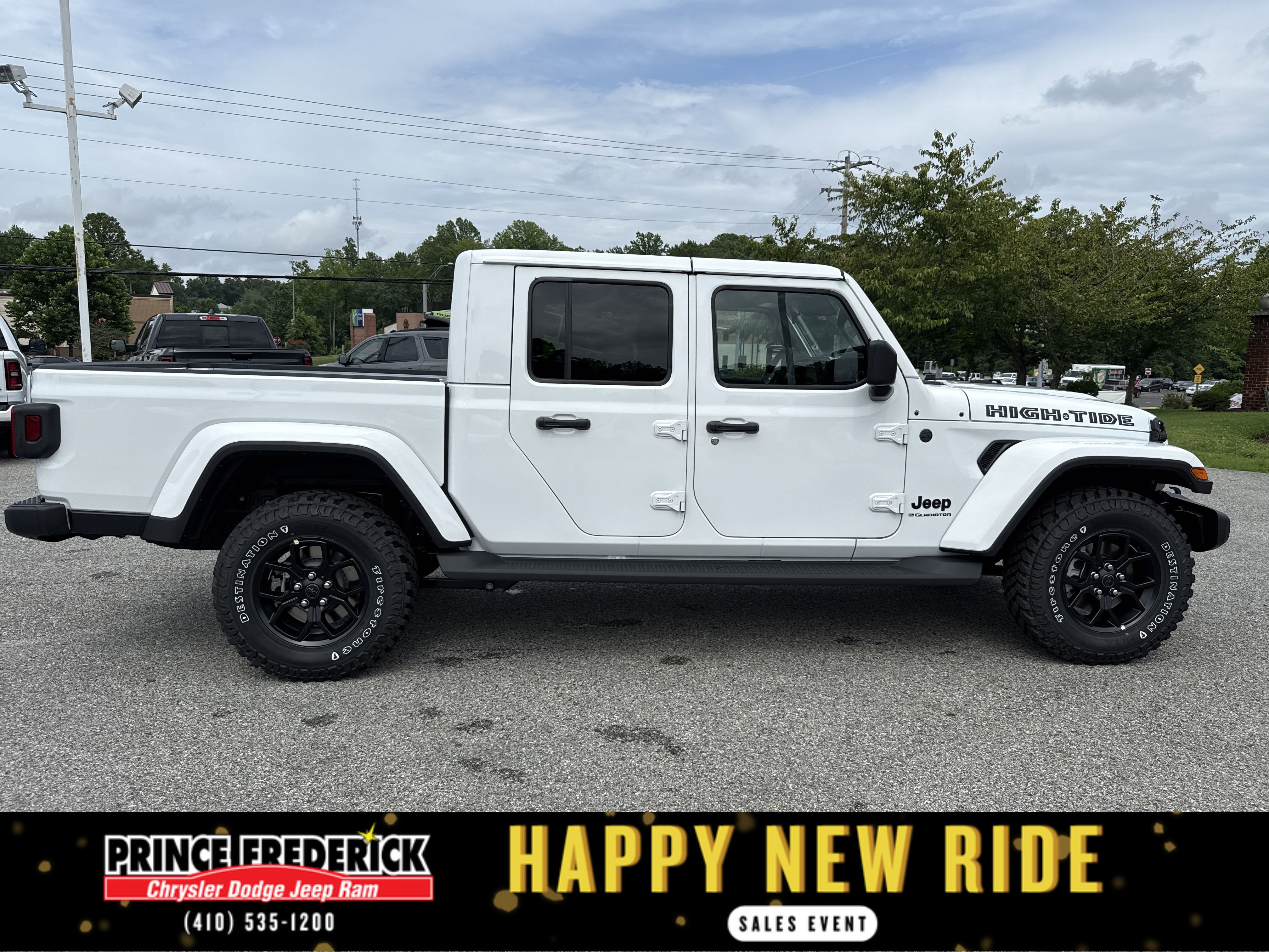 New 2025 Jeep Gladiator High Tide image 2
