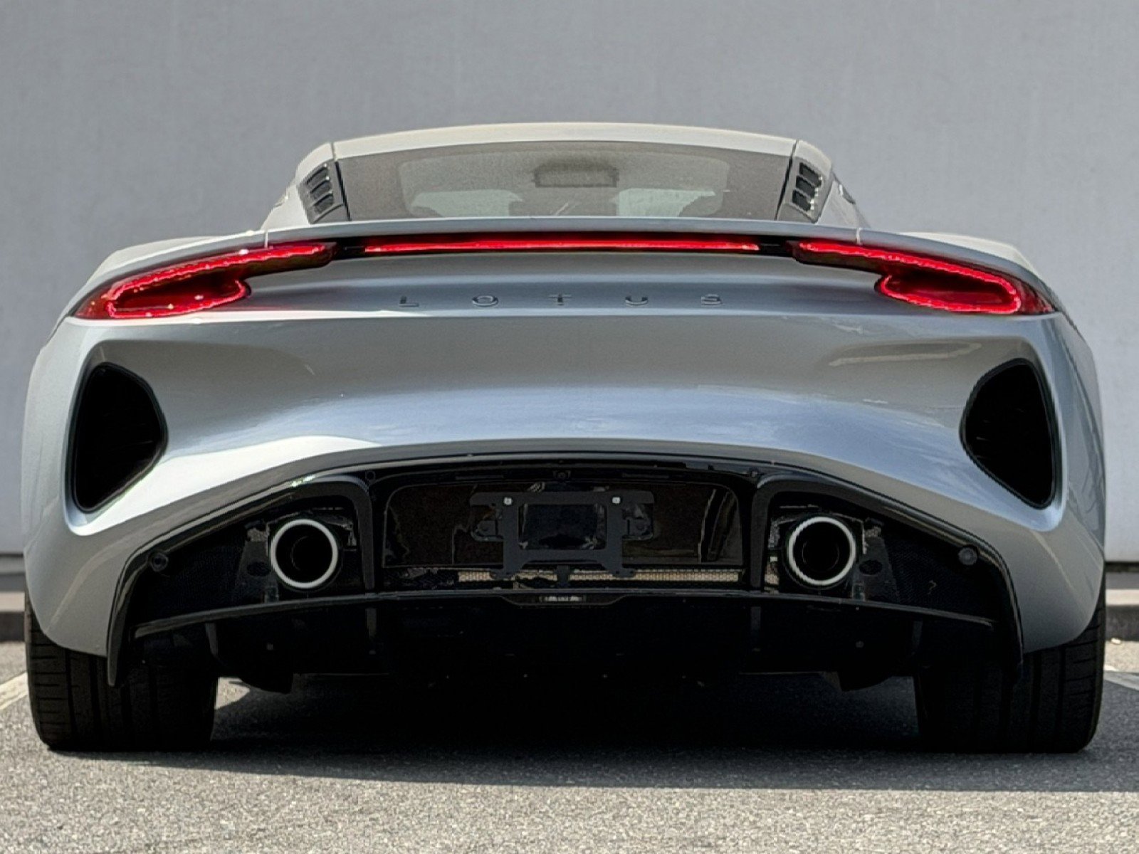 Used 2025 Lotus Emira RWD image 6