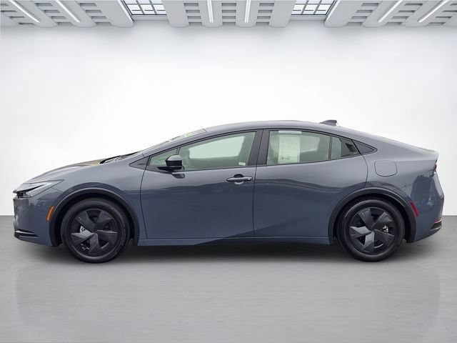 Used 2025 Toyota Prius LE FWD image 7
