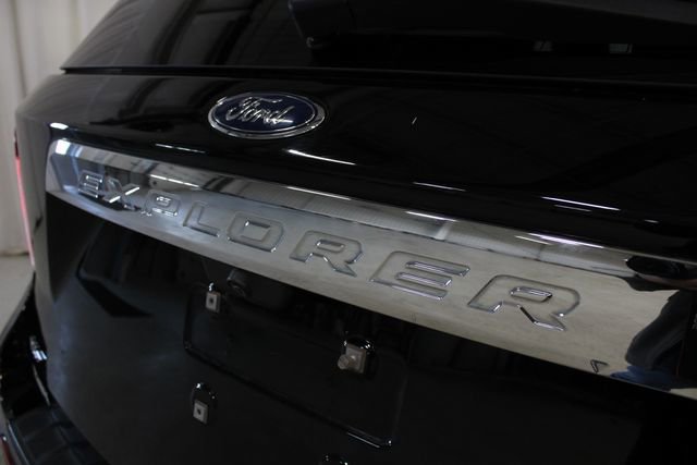 Used 2023 Ford Explorer XLT w/ Equipment Group 202A AWD/4WD image 32