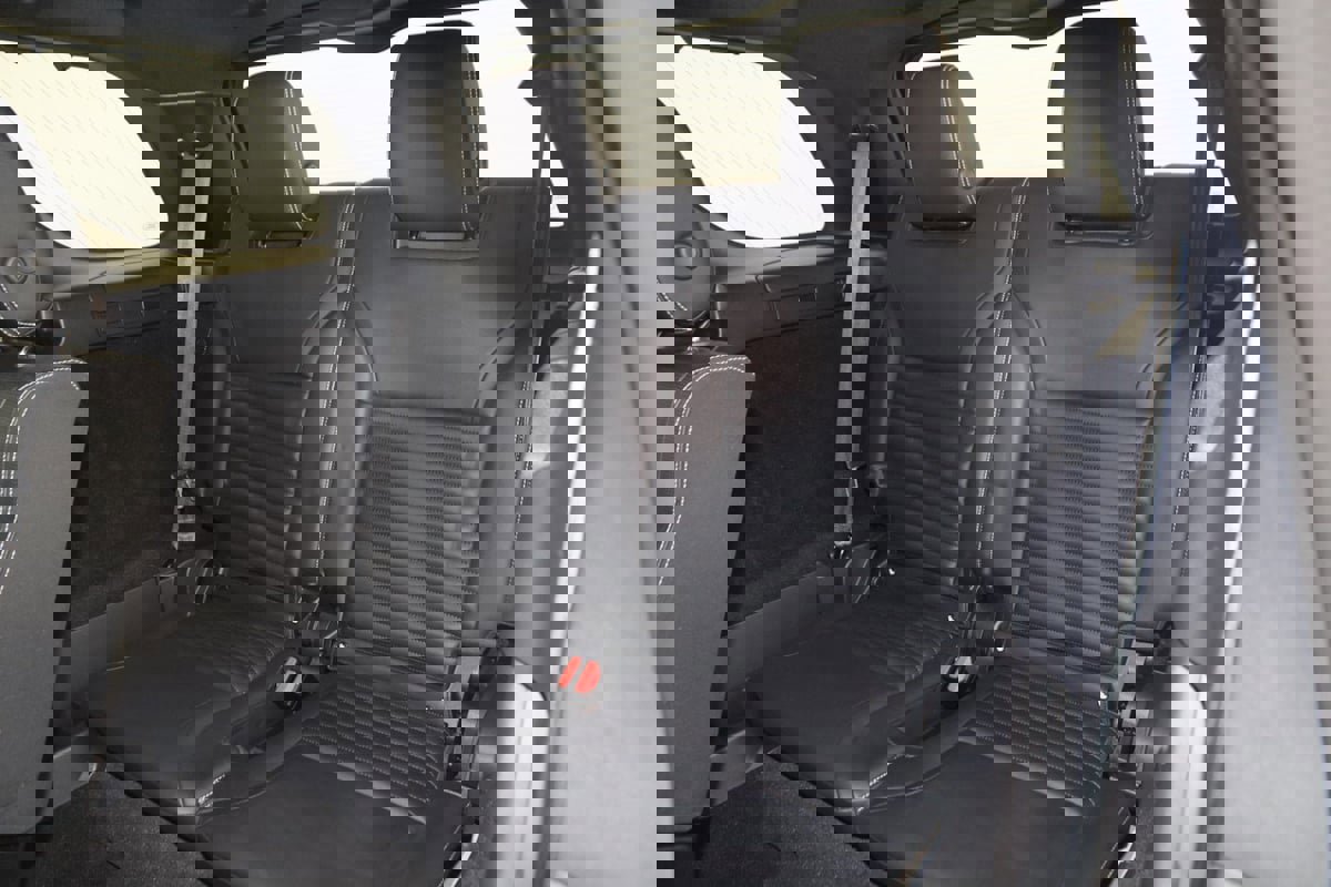 Used 2023 Land Rover Discovery S R-Dynamic image 56