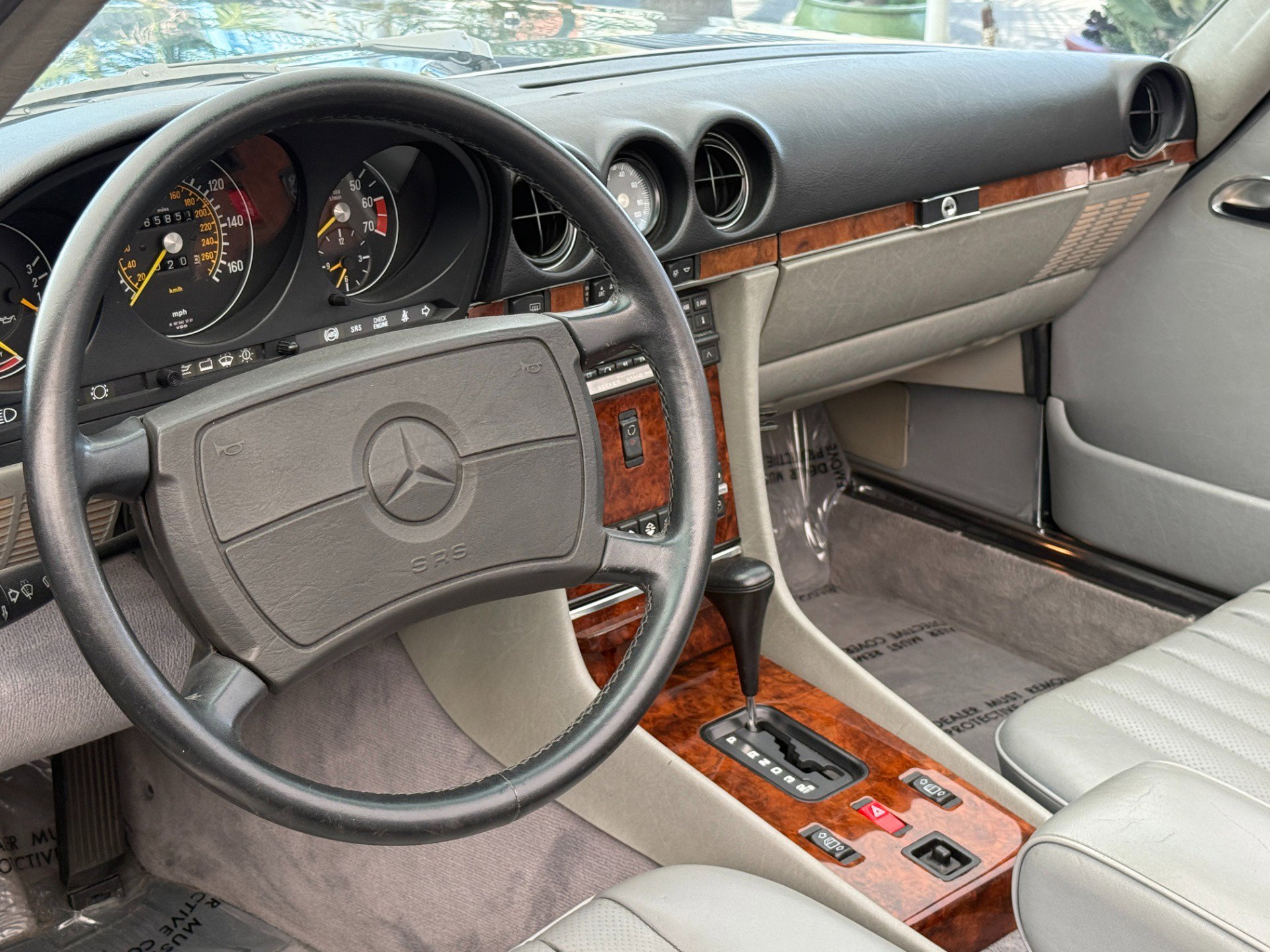 Used 1988 Mercedes-Benz 560 SL image 19
