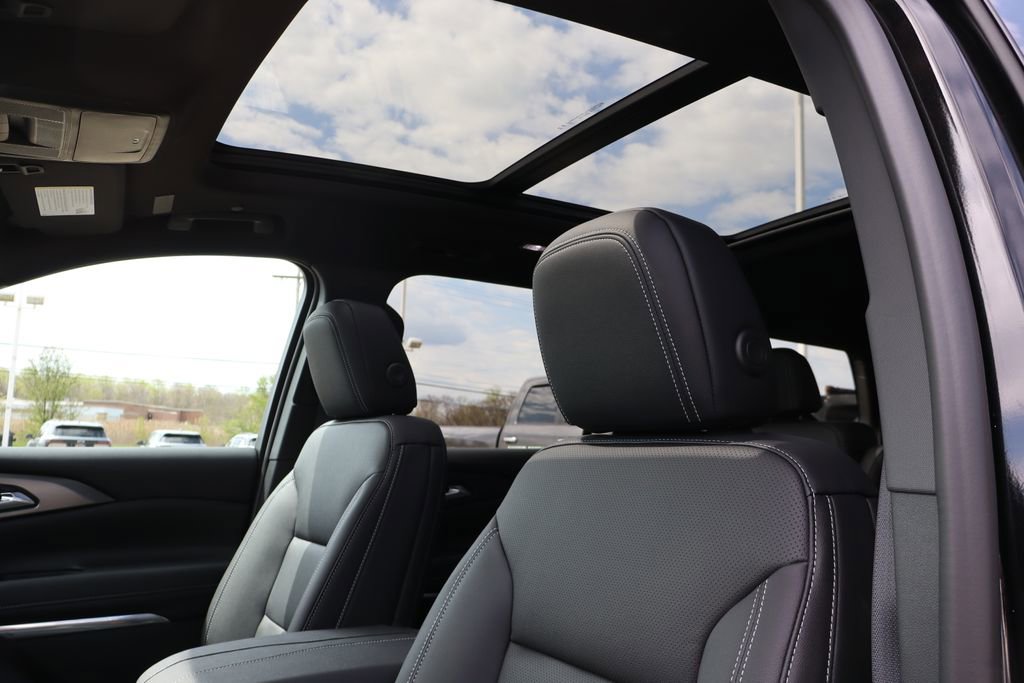 New 2026 Chevrolet Traverse LT FWD image 30