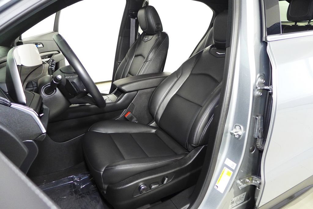 Used 2025 Cadillac XT4 Premium Luxury FWD image 22