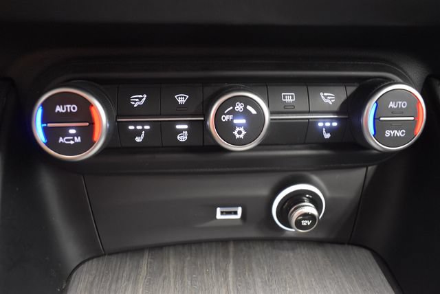 Used 2018 Alfa Romeo Stelvio Ti AWD/4WD image 28