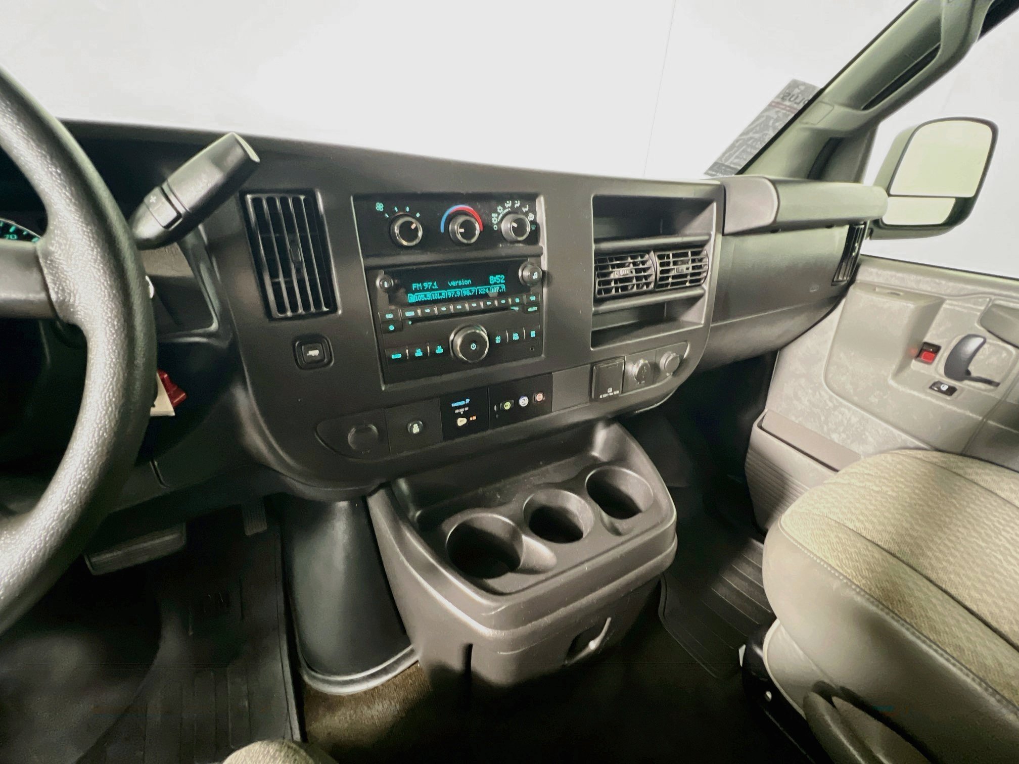 Used 2017 Chevrolet Express 3500 LT w/ LT Preferred Equipment Group RWD image 23