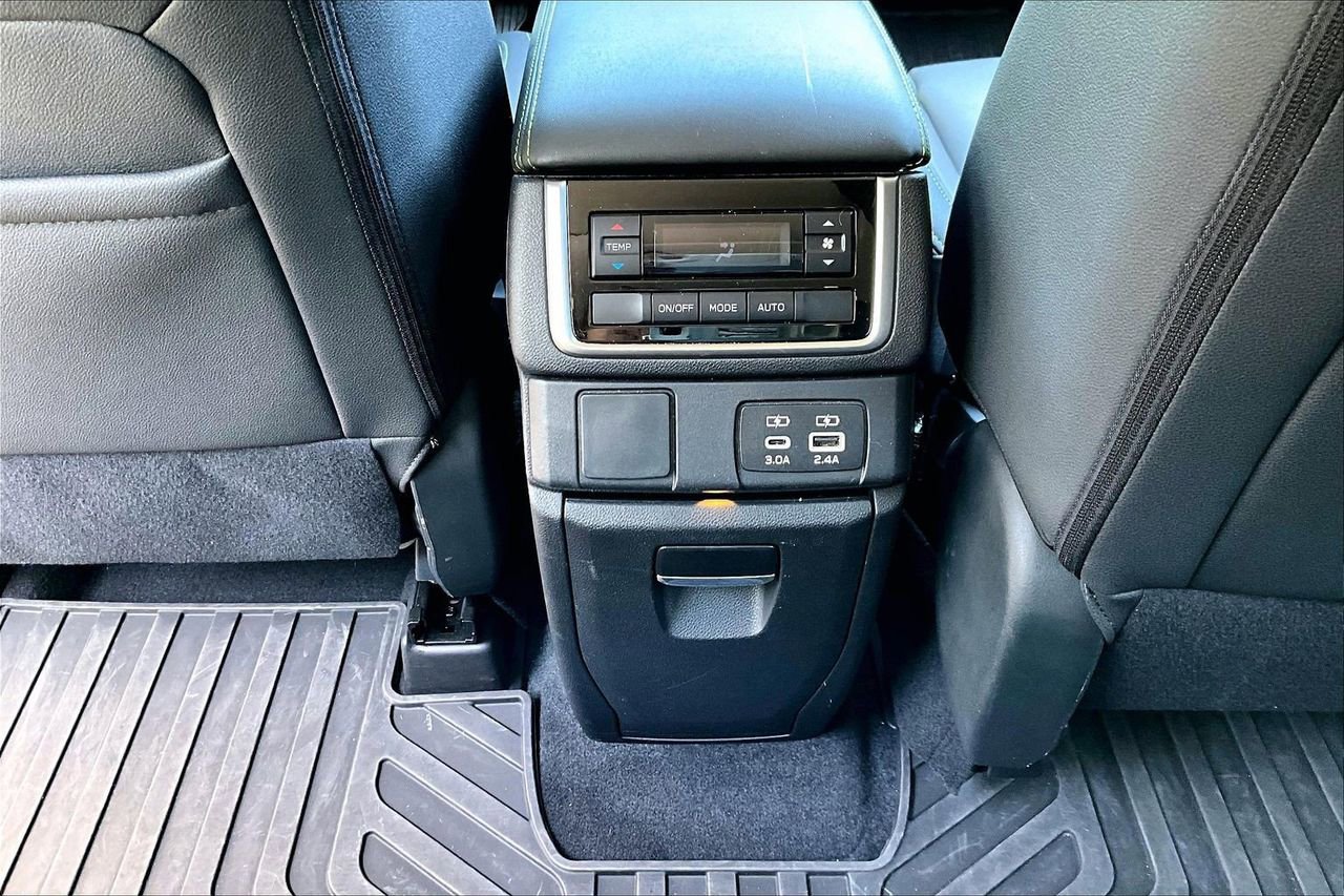 Used 2023 Subaru Ascent Onyx Edition image 16