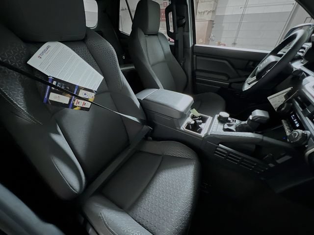 New 2026 Toyota 4Runner SR5 AWD/4WD image 28